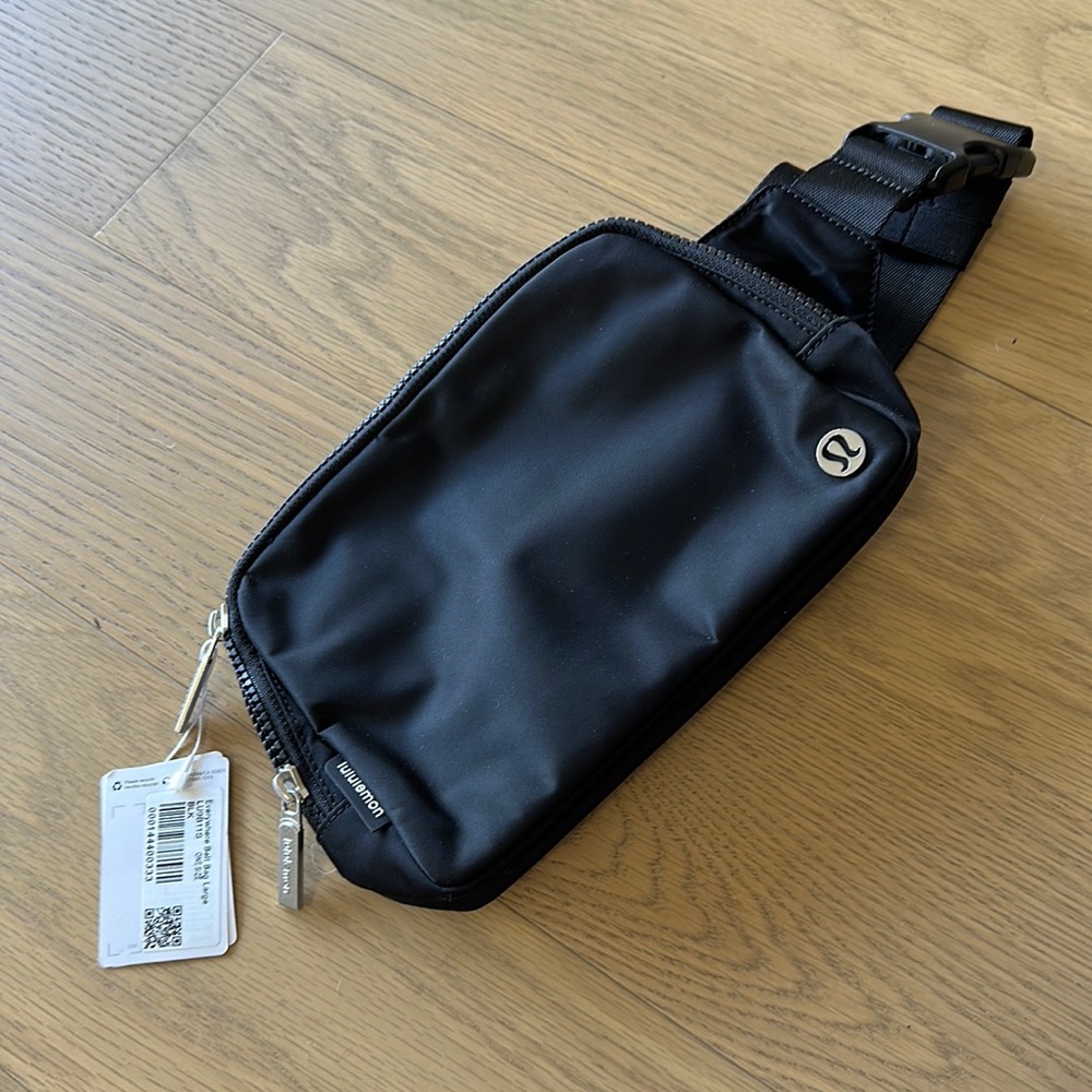 NWT Lululemon Everywhere Belt Bag Large in Black